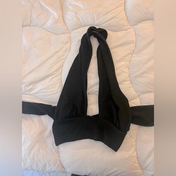 Halter top - Picture 1 of 2